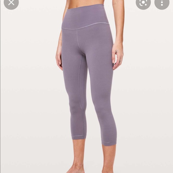 UNIQUE Lululemon Cropped Align Leggings in Graphite Purple - Picture 1 of 9
